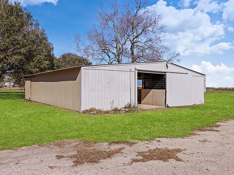 2445 Woods Rd — Photo 27