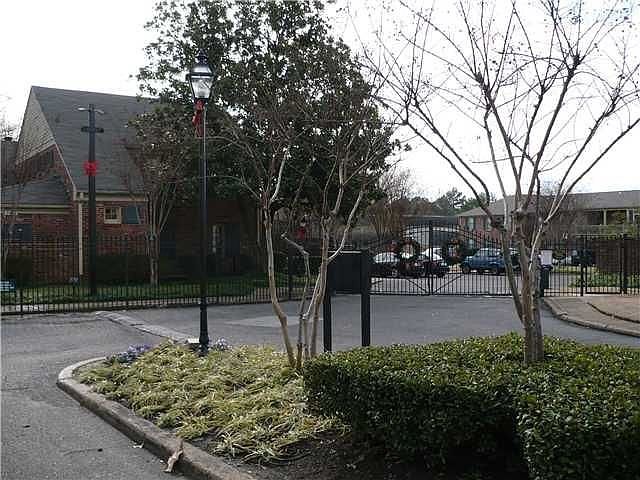 1st image of 1207 Chamberlain Dr APT 102