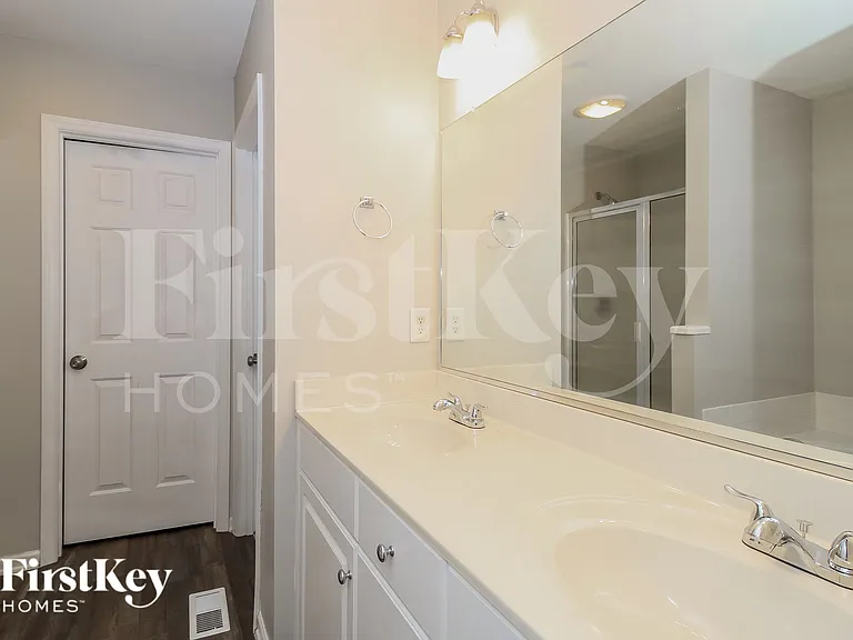 4141 Meredith Woods Ln — Photo 10