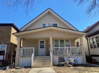 2212 S 68th St, West Allis, WI 53219