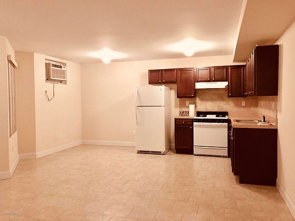 2nd image of 17 Malibu Ct #1