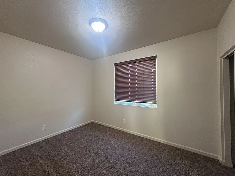 3564 Sarasota Ave — Photo 16