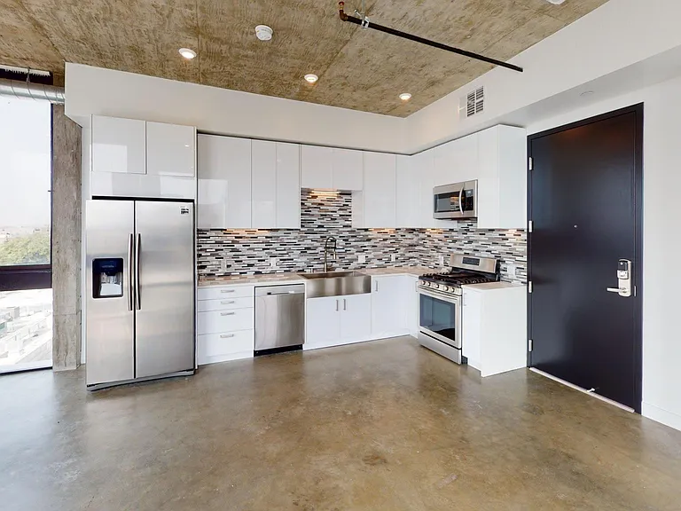 Apt 13 | The Louis | 1 Bedroom