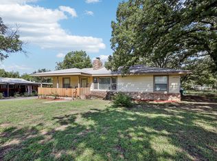 513 William Rd, Azle, TX 76020