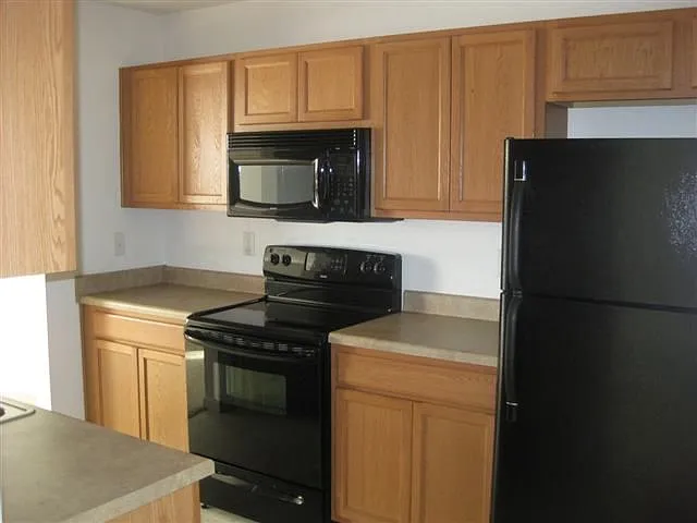 3 bed, 2.0 bath, $1,500 — Photo 2