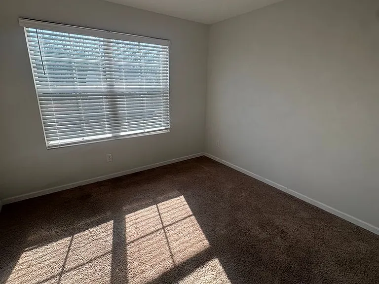 434 Keeble Dr — Photo 9