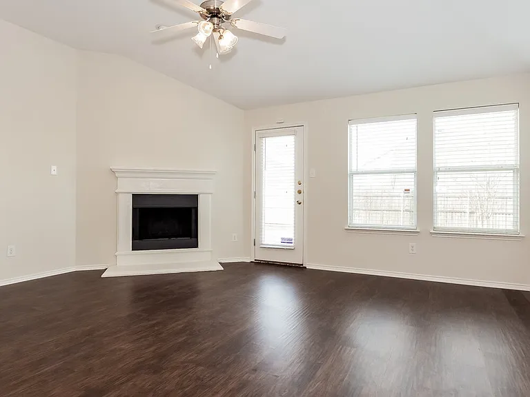 6229 Chalk Hollow Dr — Photo 5