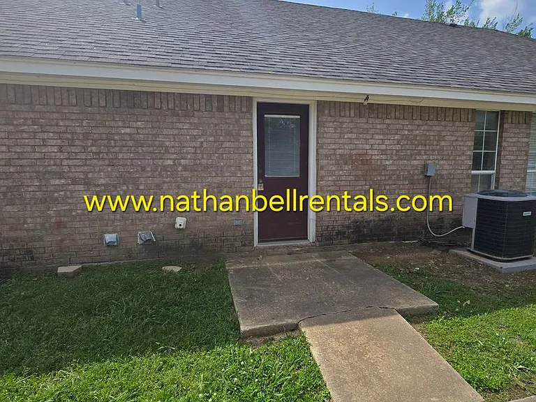 544 Kirkland Ln — Photo 11