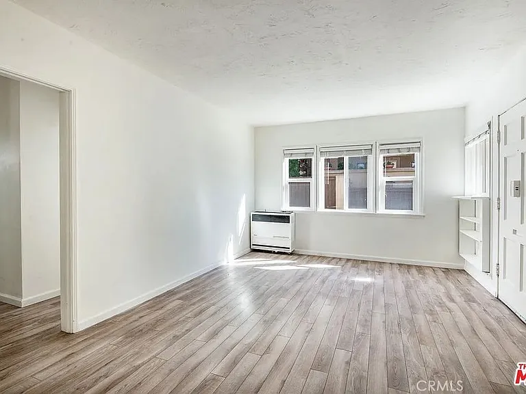 702 S Pacific Coast Hwy — Photo 17