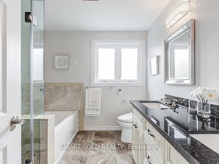 45 Abbeywood Trl #MAIN FLOOR — Photo 21
