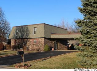 806 James St, Waterloo, IL 62298