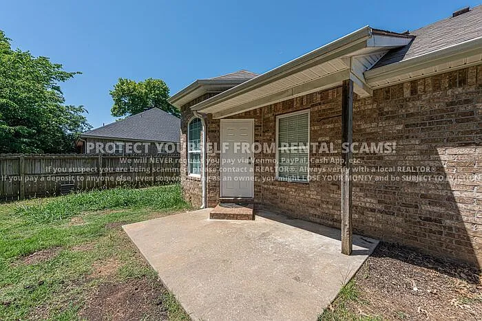 1674 N Hazeltine Dr — Photo 14