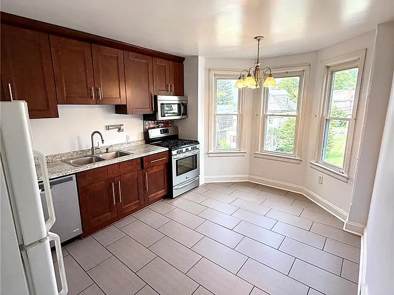 839 McCartney St #2 — Photo 4