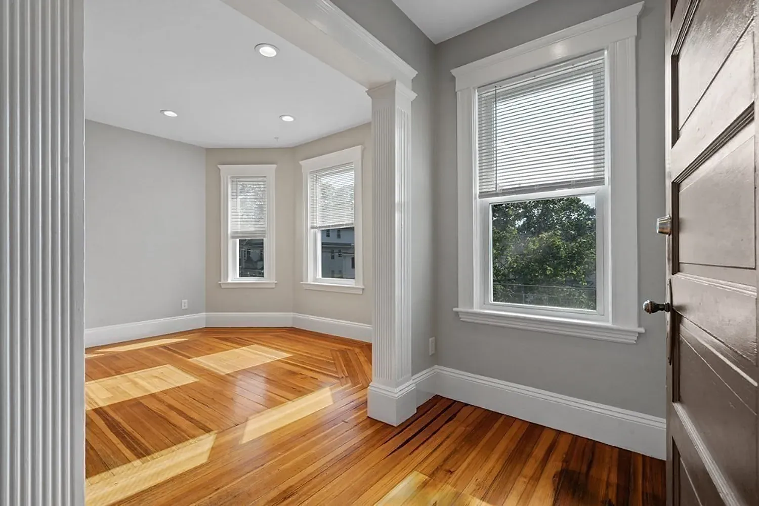 2 bed, 1100 sqft, $3,250 — Photo 1