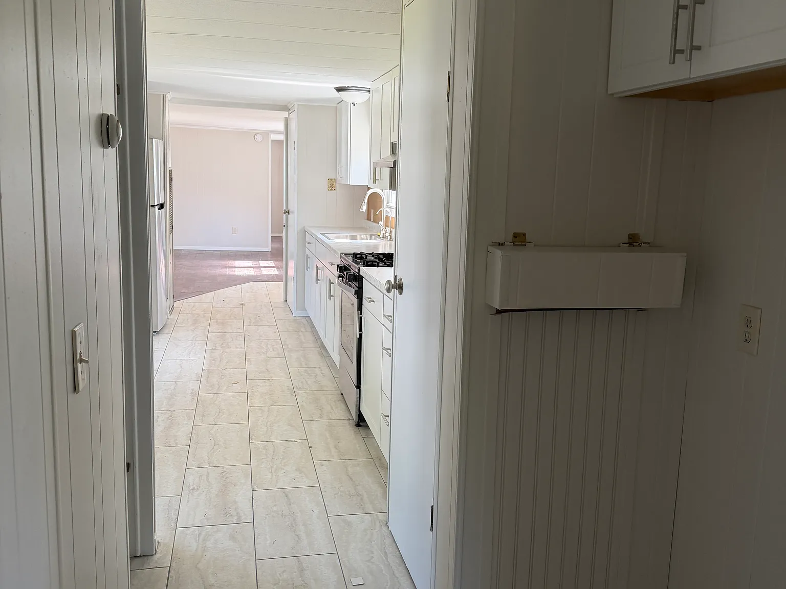 2 bed, 900 sqft, $1,900 — Photo 4
