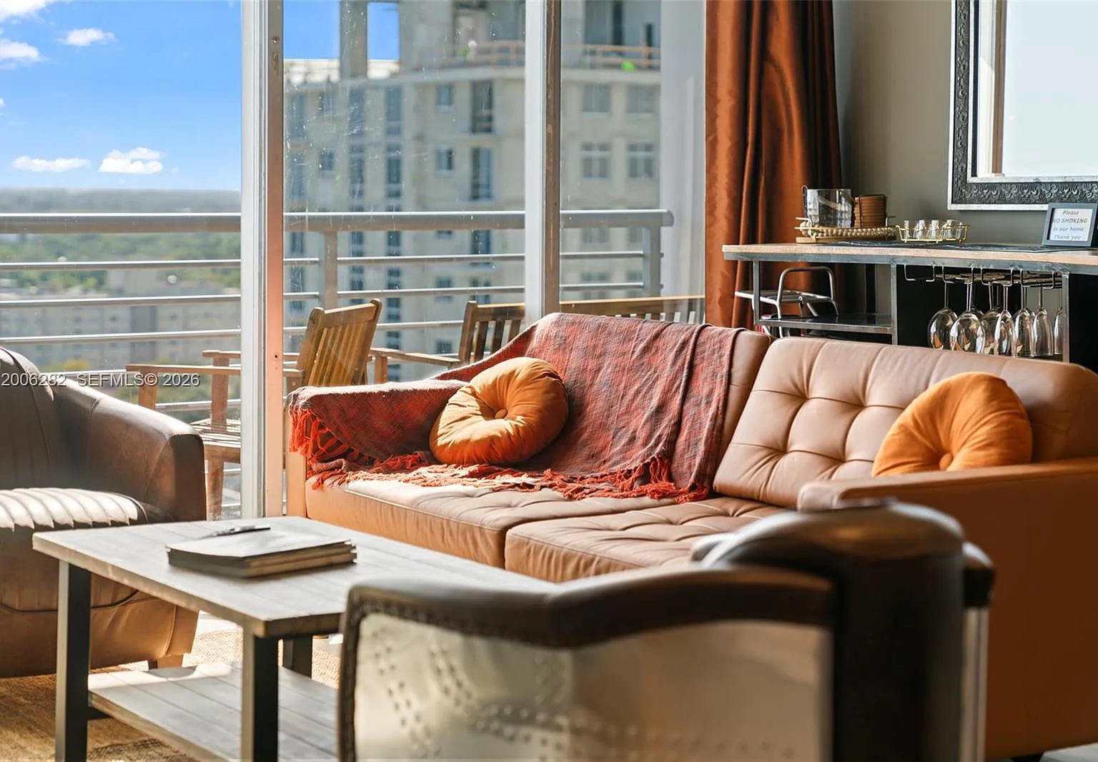Home Tower Condo — Photo 2