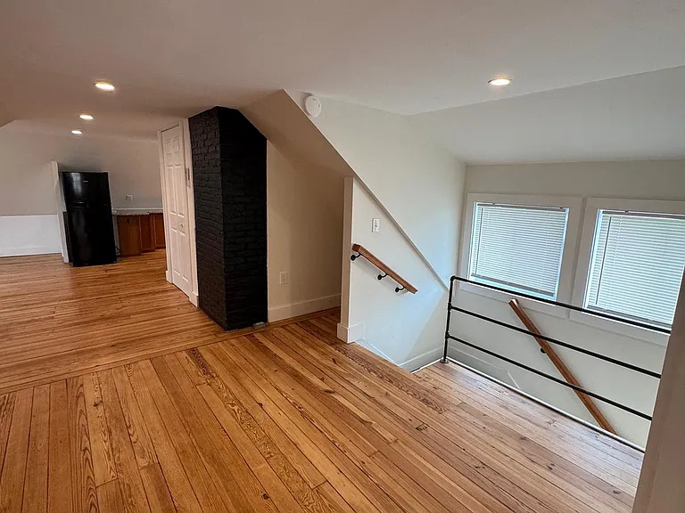 302 E Market St #3 — Photo 9