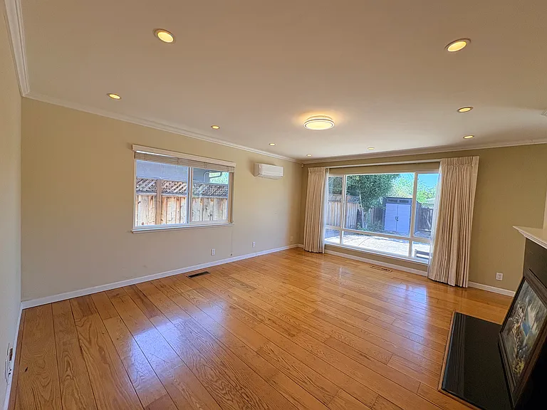1695 Merrill Dr — Photo 14