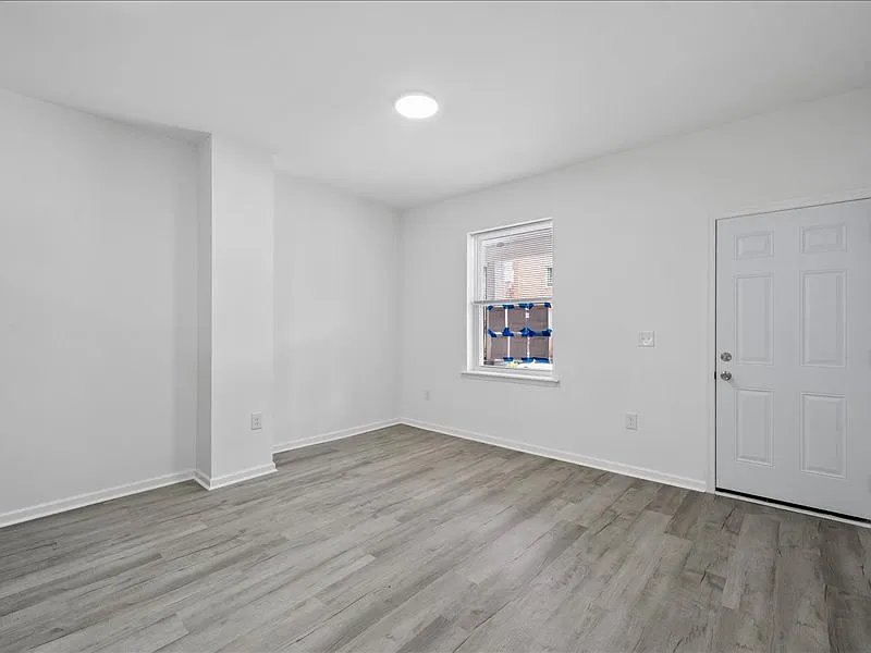 3 bed, 1260 sqft, $1,900 — Photo 4