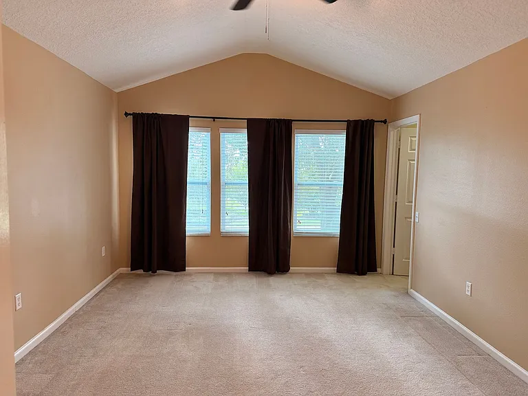 2632 Galliano Cir — Photo 40