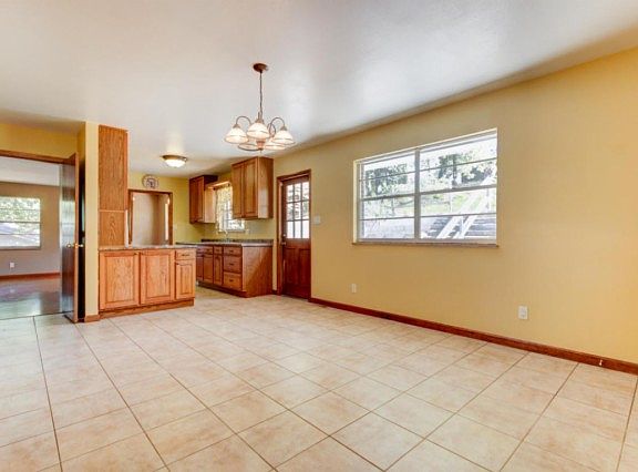 5th image of 2652 Karenwood Dr