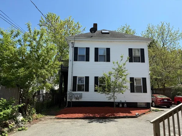 28 Foster St, Brockton, MA 02301