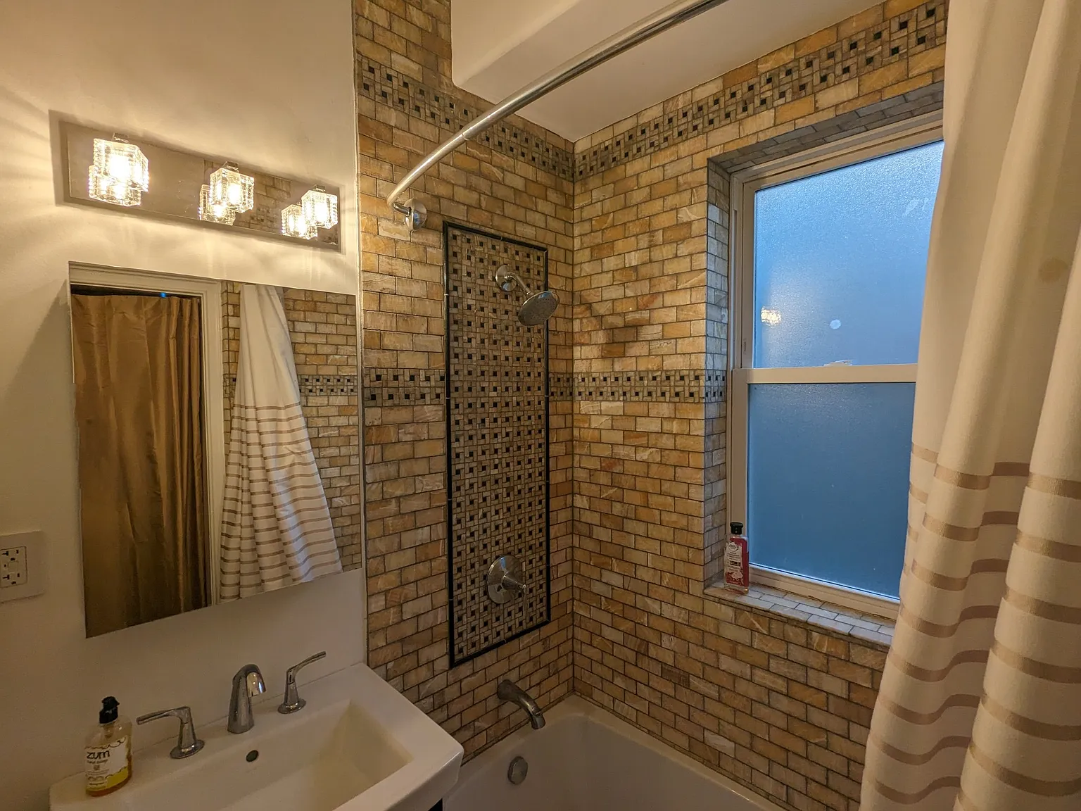 2 bed, 1500 sqft, $3,500 — Photo 2