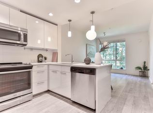 723 W 3rd St #527, North Vancouver, BC V7L 1G8