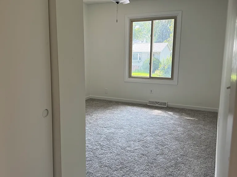 805 Donegal Dr — Photo 10