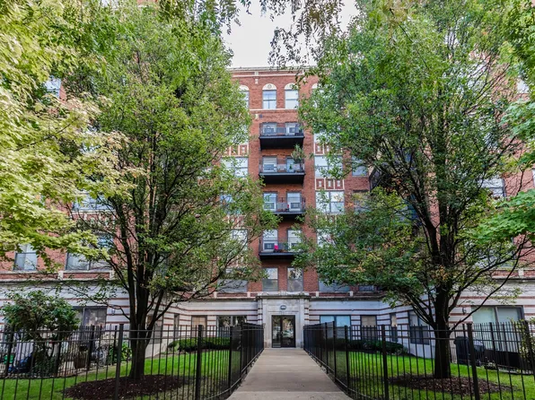 4537 S Drexel Blvd APT 706, Chicago, IL 60653