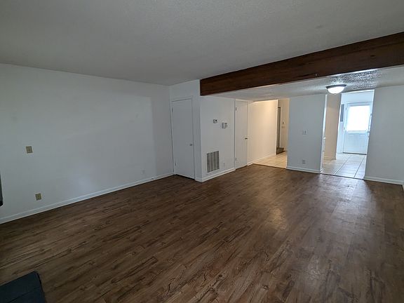3rd image of 727 S Main St APT 101