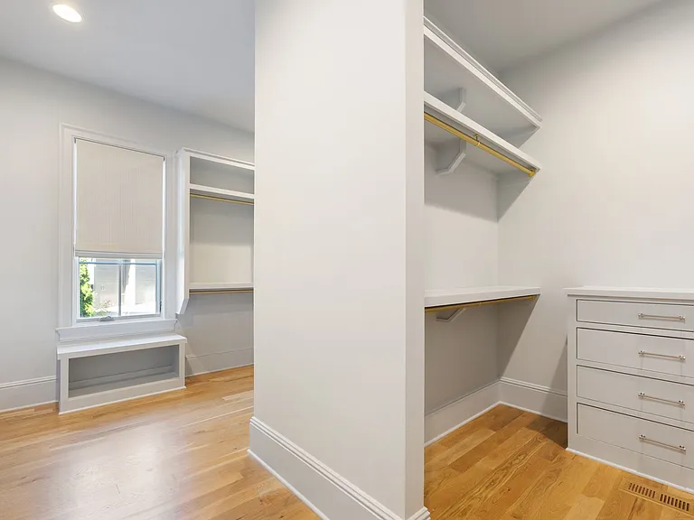 7212 Shagbark Ln — Photo 15