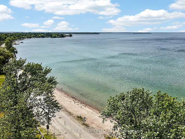 774 Churchill Ln — Photo 48