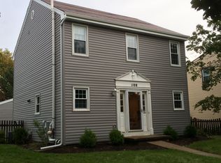 1108 Manchester Crse, Geneva, IL 60134