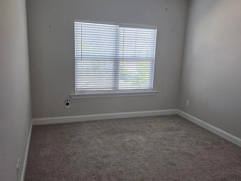 2105 Thornbury Cv — Photo 22
