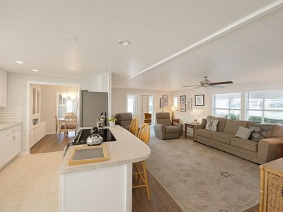 7268 SE Swan Avenue, Hobe Sound, FL, 33455