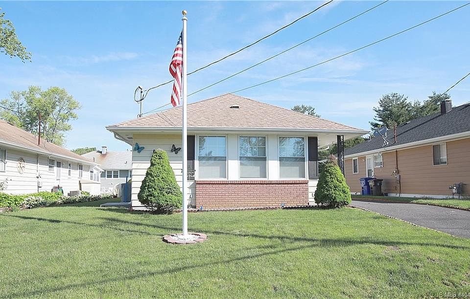 1st image of 1826 Yorktowne Blvd