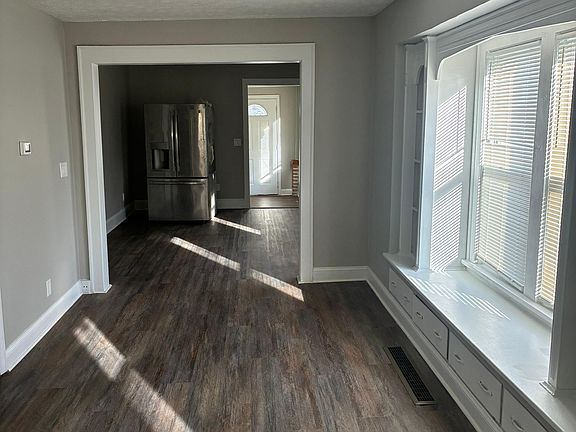 2nd image of 2721 Woodbridge Ave