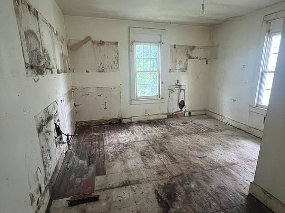 5th image of 1313 Tazewell Ave SE
