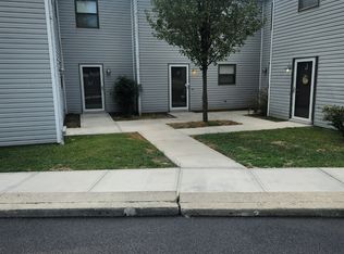 2820 Yellowstone Pkwy, Lexington, KY 40517