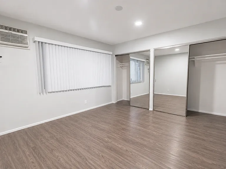 8375 Fountain Ave — Photo 17