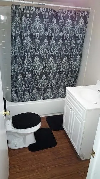 15950 Athens Avenue — Photo 2