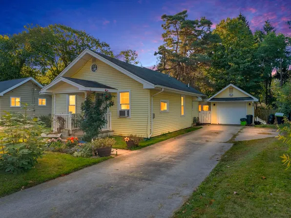 1020 Sanborn St, Port Huron, MI 48060