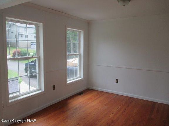 2nd image of 1307 Cambell Way