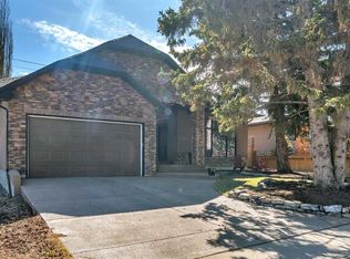 183 NE Westview Dr SW, Calgary, AB T3C 2S3