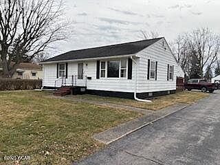 2nd image of 1550 E Eureka St