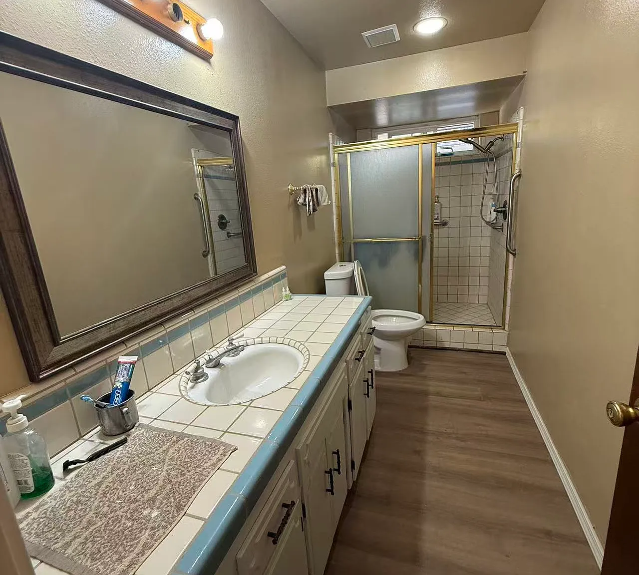 3 bed, 2.5 bath, 1720 sqft, $2,600 — Photo 3