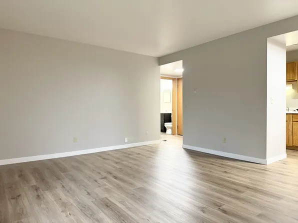 2070 Allen Blvd, Middleton, WI