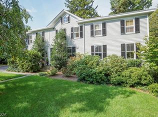 37 Pine Grove Ave, Summit, NJ 07901