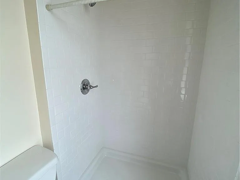 8 Franklin Ave #1 — Photo 13
